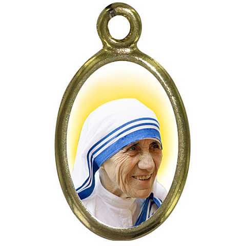 Medaglia Madre Teresa di Calcutta in metallo dorato e resina - 1,5 cm