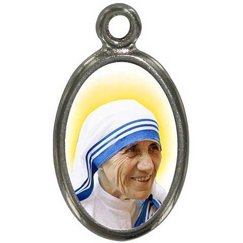 Medaglia Madre Teresa di Calcutta in metallo nichelato e resina - 1,5 cm