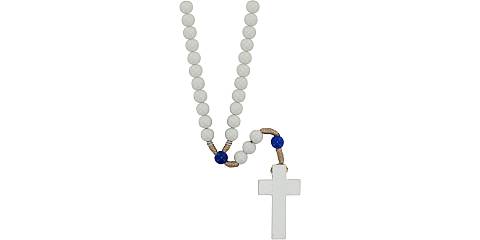 Rosario con grani in plastica bianca e pater blu, diametro 7,5 mm, con legatura in seta e croce in legno
